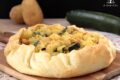 Sfoglia rustica con patate e zucchine: ricetta svuota-frigo