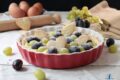 Crostata con crema pasticcera e uva