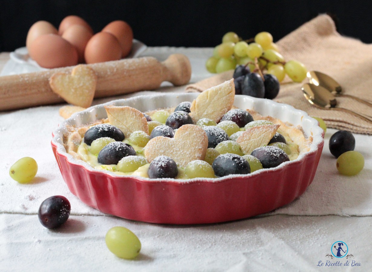 torta autunnale con uva e crema