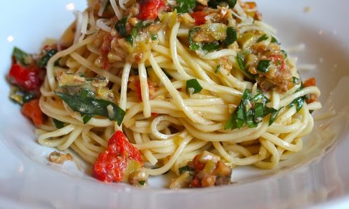 Spaghetti alle acciughe fresche