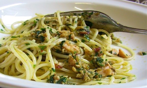 Spaghetti al tonno e bietoline
