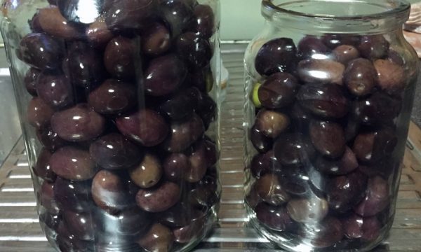 Conserva di olive nere alla monacale