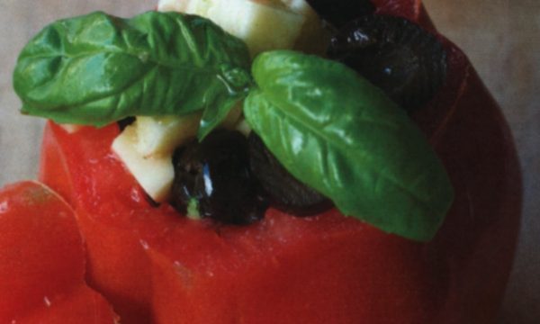 Pomodori ripieni alle olive e mozzarella