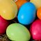 Come colorare le uova di Pasqua: metodi naturali e con coloranti alimentari