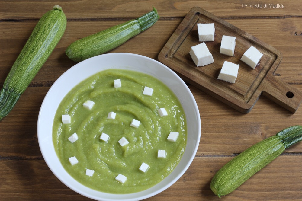 crema fredda di zucchine con cubetti di primosale
