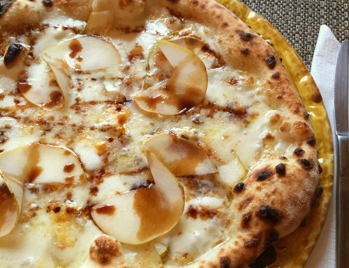 Pizza pere, Gorgonzola e Parmigiano