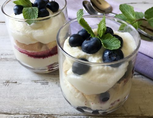 Blueberry cheesecake trifle