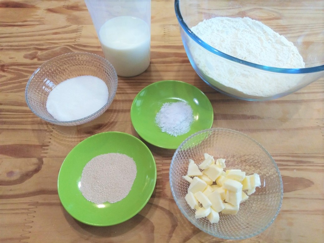 ingredienti panini al latte