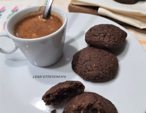 Biscotti integrali al cacao con gocce di cioccolato