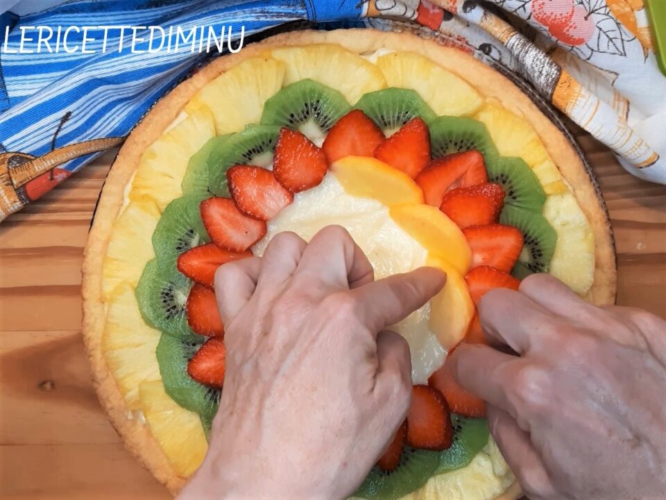 Crostata crema e frutta senza gelatina