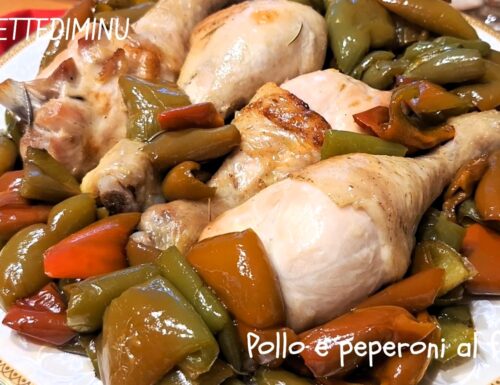 Cosce di pollo e peperoni al forno