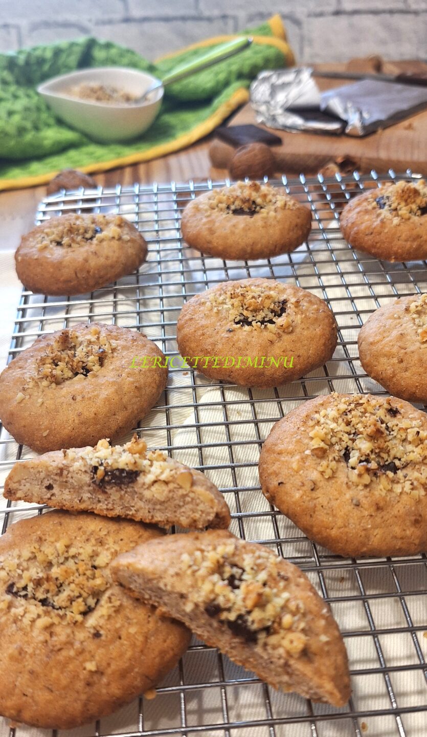 Biscotti alle noci e cioccolato