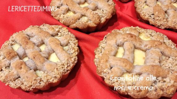 Crostatine alle noci e crema