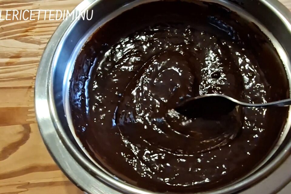 Torta di compleanno al cioccolato