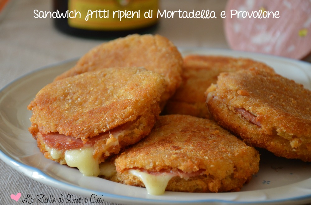 Sandwich fritti ripieni di Mortadella e Provolone