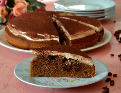 Tiramisù poke cake