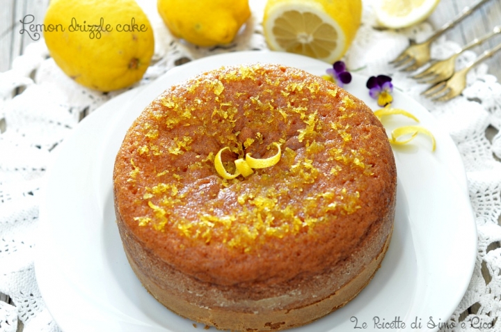 Lemon drizzle cake