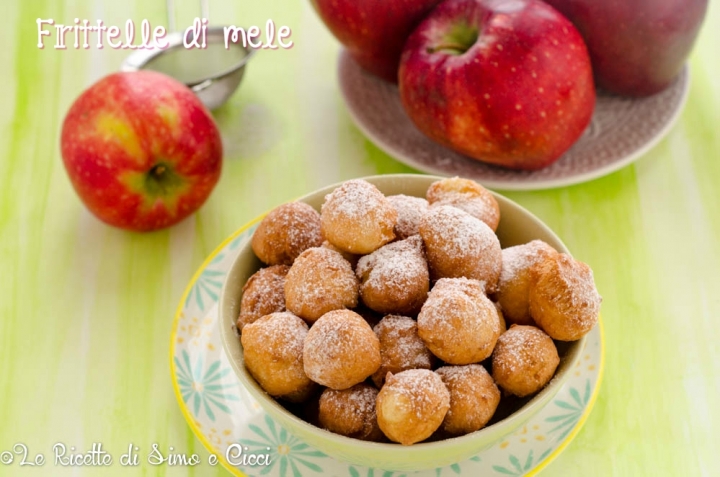 Frittelle Di Mele A Pezzetti Le Ricette Di Simo E Cicci