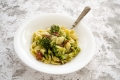 Orecchiette con broccoli e pomodori secchi