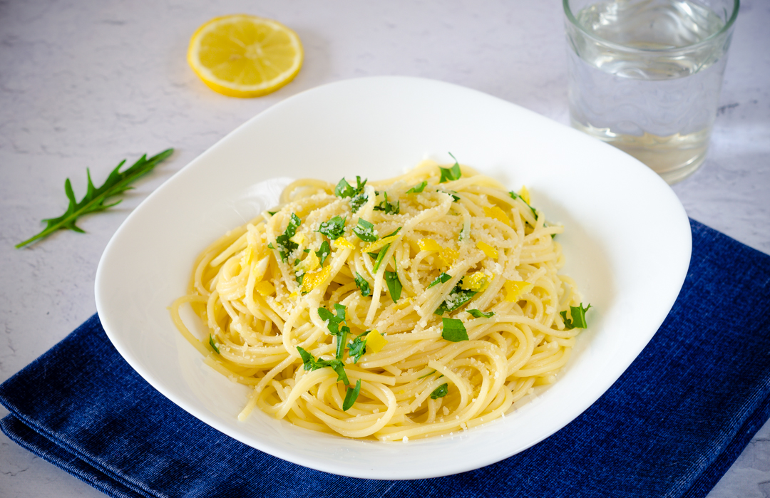 Spaghetti limone e rucola profumati e veloci - Le Ricette di Simo e Cicci