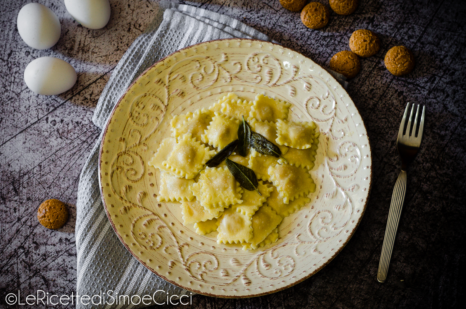 Tortelli di zucca e amaretti, ricetta semplice e saporita