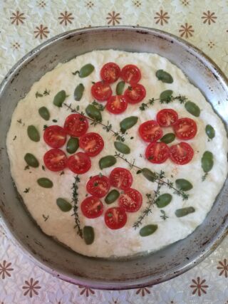 Focaccia prima di essere cotta