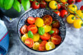 Insalata di pomodorini gialli e ciliegini: semplice, sana,veloce e saporita!