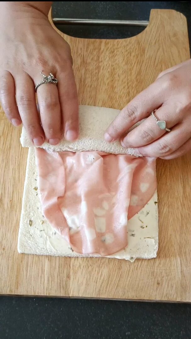 Fette di pane arrotolato