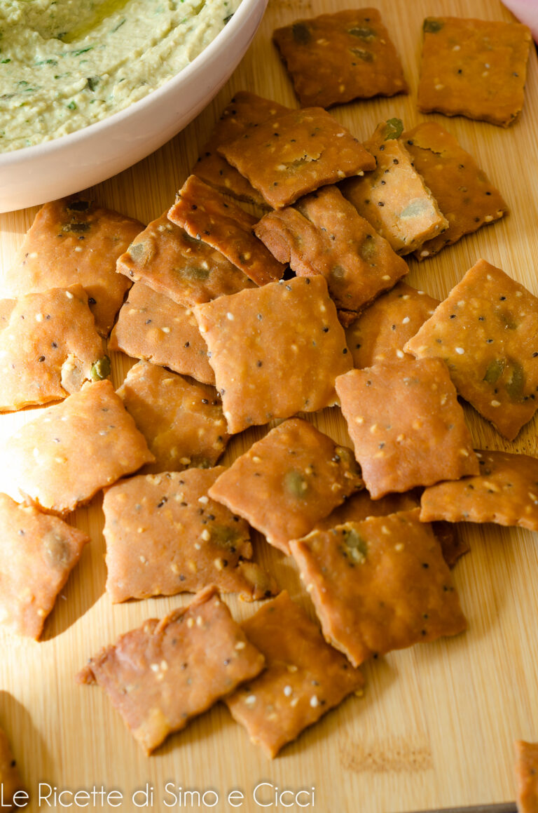 Crackers senza glutine con farina di ceci e di riso fatti in casa
