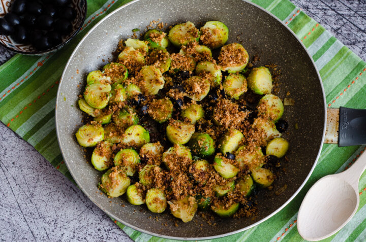 Cavoletti di Bruxelles sabbiosi in padella