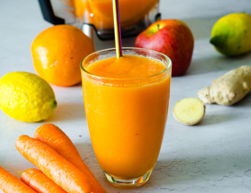 Frullato invernale con arance, mele e carote sano, delizioso e nutriente