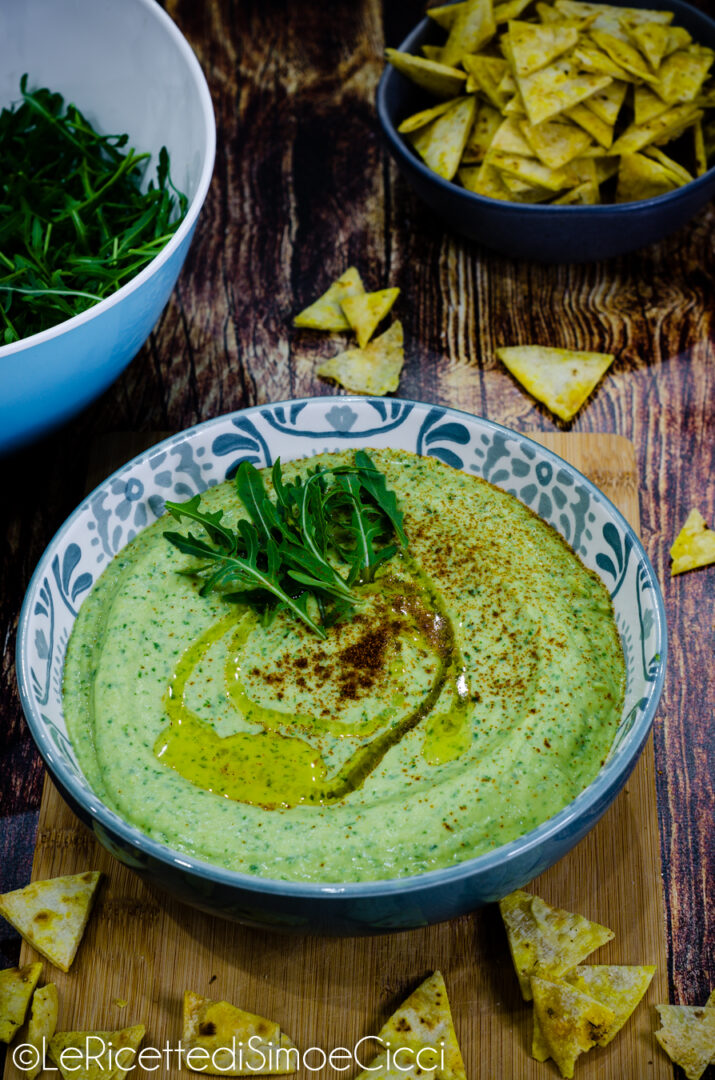 Hummus di fagioli e rucola, cremoso e pronto in 5 minuti!