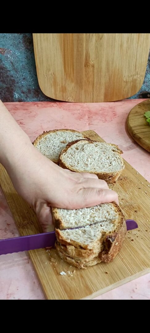 Pane raffermo tagliato a dadini