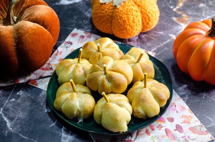Zucchette pizza, pizzette a forma di zucca