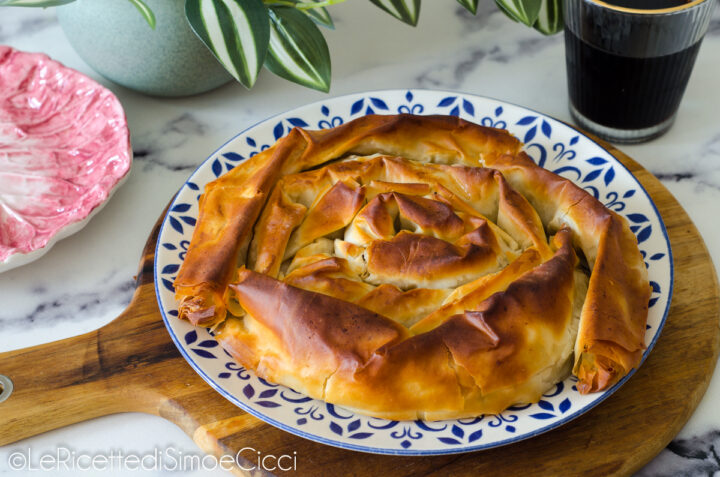 Burek di carne con pasta fillo croccante