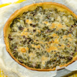 Torta salata con farina di ceci, scarole e olive