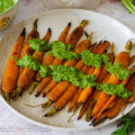 Carote al forno con pesto di foglie di carote