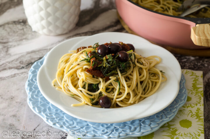 Pasta con agretti: il primo piatto primaverile veloce e saporito