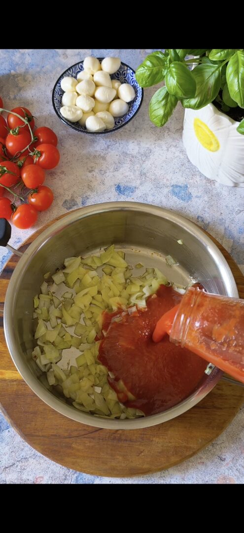 Prepariamo il sugo di pomodoro