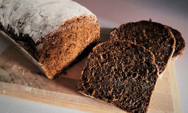 Pane in cassetta con malto tostato