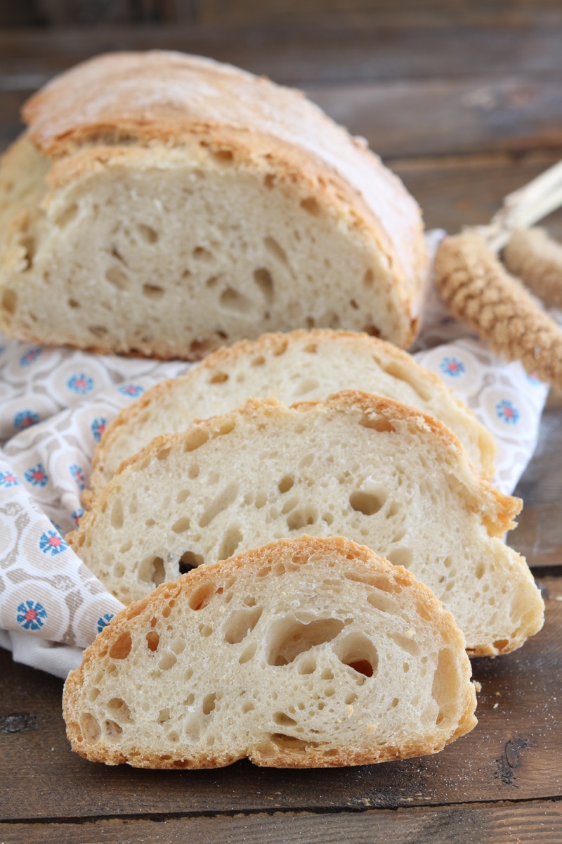 Pane intagliato fatto in casa ricetta senza impasto a lunga lievitazione