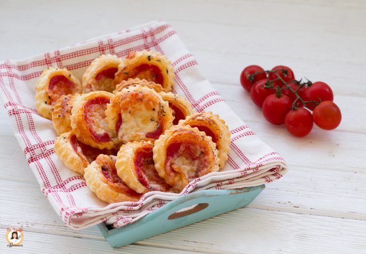 pizzette di pasta sfoglia per apertivi ricetta veloce