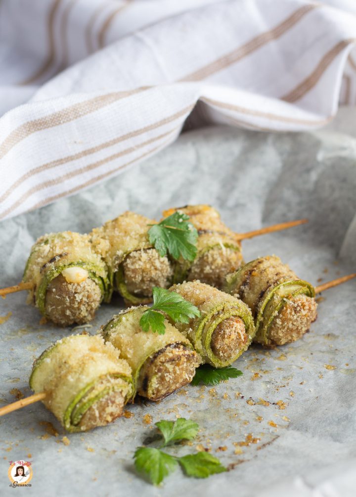 Involtini di zucchine ripieni di carne - Ricetta Spiedini con impasto ...
