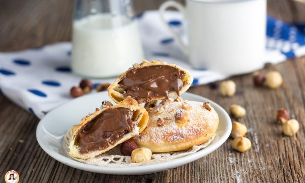 Biscotti di pasta sfoglia e Nutella – Dolci cremosi e veloci