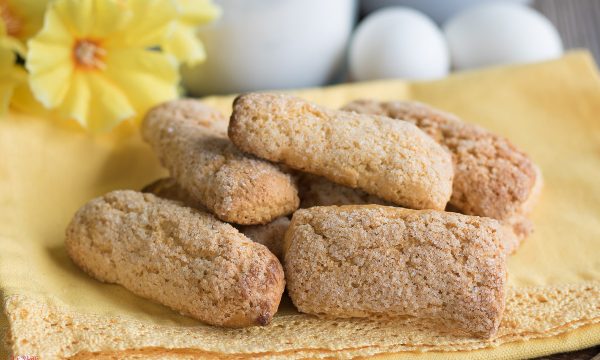Biscotti semplici della nonna “Zucchero e uova” – Ricetta Siciliana