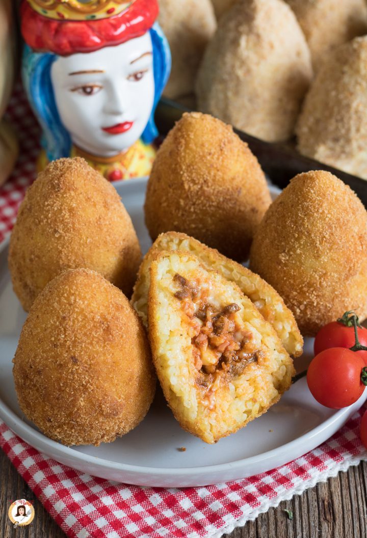 ARANCINI SICILIANI - Ricetta Siciliana Originale Passo Passo