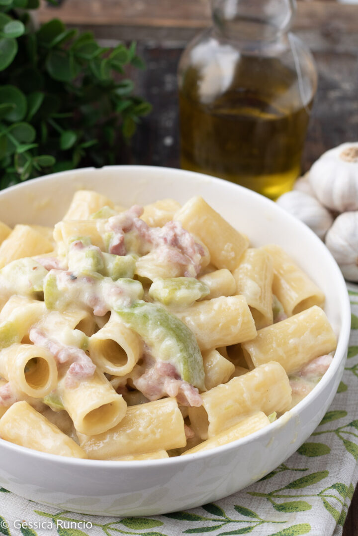 PASTA CREMOSA CON ZUCCHINE E SPECK - ricetta