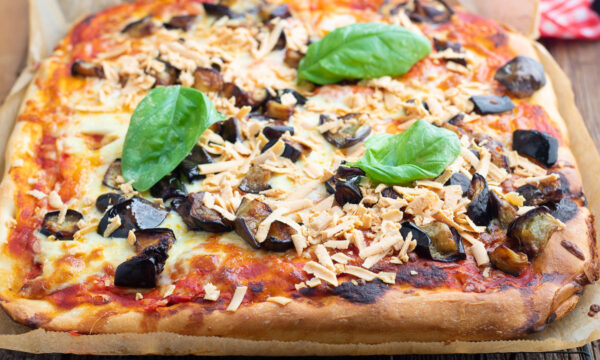 Pizza alla norma – Ricetta Siciliana in teglia