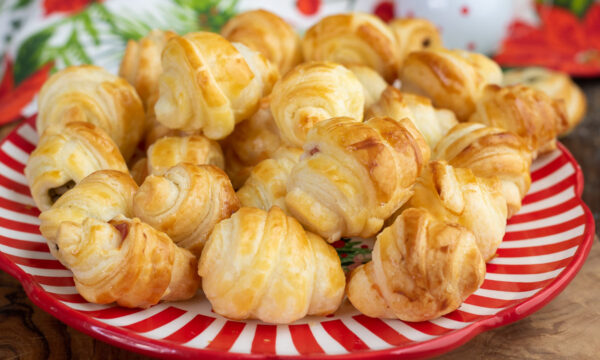 Cornetti di pasta sfoglia salati