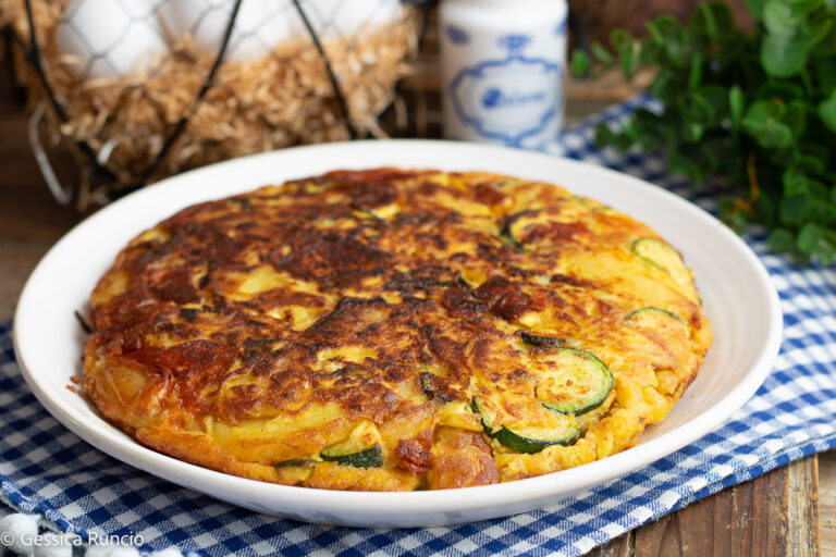 Frittata di patate e zucchine - Ricetta e video